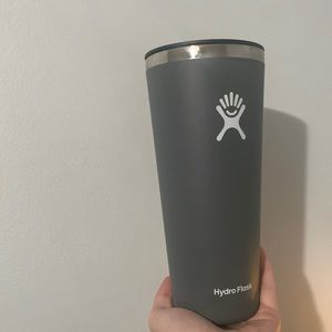 Hydro Flask grey 32oz tumbler, only used 1-2x
